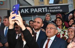 Büyükkılıç, Kurtulmuş ile birlikte AK Parti...