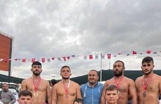 Büyükşehir pehlivanlarından önemli başarı