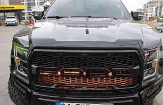 Çakarlı lüks aracın cezası ağır oldu