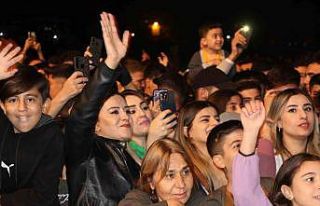 Cizre’de 100 bin kişi müzik festivalinde buluştu