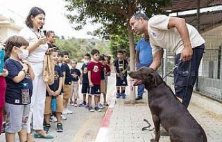 Çocuklar patili dostlarıyla buluştu