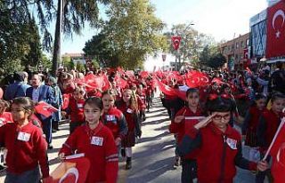 Cumhuriyet coşkusu Gölcük’ü sardı