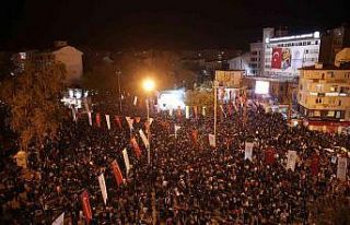 Cumhuriyet coşkusu meydanlara sığmadı