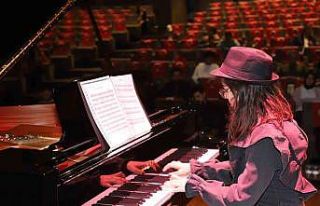 Cumhuriyetin 99. yılına özel piyano dinletisi