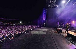 Cumhuriyetin başkentinde kutlamalar Duman konseriyle...