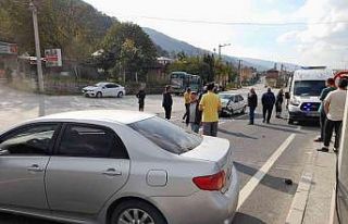 D-100 Karayolunda kaza: 3 yaralı