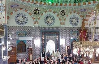 Denizli’de Mevlit kandilinde camiler doldu