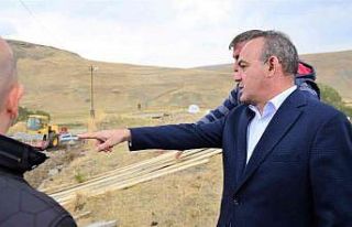 Deprem bölgesinde hayvan çadırları için çalışmalar...