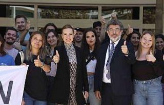 DEÜ bilimde sınırları ortadan kaldırıyor