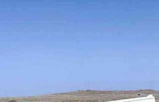 Diyarbakır’da minibüs yol kenarına yuvarlandı:...