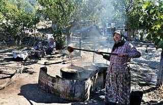Doğal şehirde halka açık pekmez ocağı