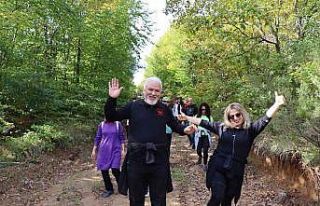 Doğanın tadını yürüyüş ile çıkardılar