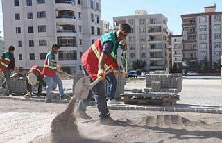 Doğukent’te yeni yollar kilitli parkeyle döşeniyor