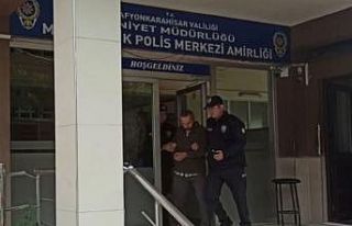 Dönerciden ayran, telefoncudan telefon çalan hırsız...