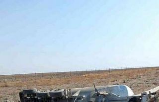 Dorsesi devrilen tır alev aldı