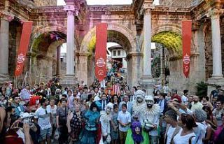 Dünya Kaleiçi’nde buluşuyor