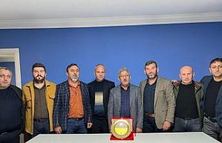 Düzce Trabzonlular Derneğinde bayrak değişimi...