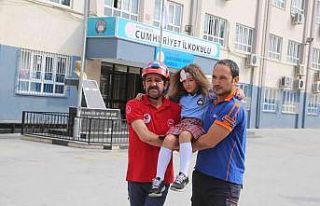 EFAK’ tan öğrencilere deprem eğitimi