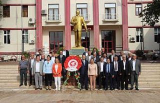 Efeler’de muhtarlar günlerini kendi başlarına...