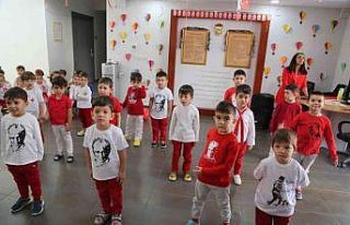 Efeler’in kreşlerinde 29 Ekim hazırlığı