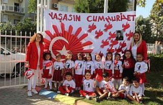 Efeler’in kreşlerinde Cumhuriyet Bayramı coşkusu...