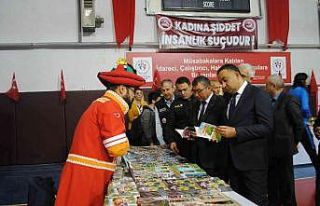 Eğirdir Kitap Şenliği kapılarını ziyaretçilere...