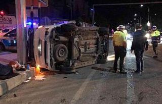 Elazığ’da otomobil ile hafif ticari araç çarpıştı:...