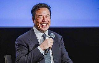 Elon Musk, Twitter’ı satın aldığını duyurdu