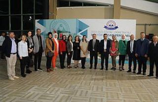 ERÜ Rektörü Altun, İdari Personel ile Bir Araya...