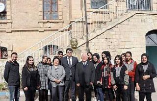 Erzincan’ın geçmiş dönem valilerinden Aksoy,...