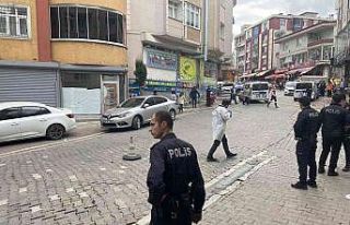 Esenyurt’ta akrabaların kavgasında ortalık savaş...