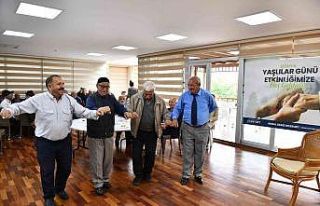 Esenyurt’un çınarları doyasıya eğlendi