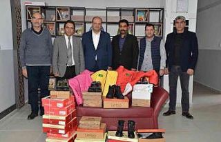 ETSO Vakfı’ndan ihtiyaçlı öğrencilere giyim...