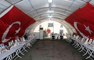 Evlat nöbeti tutan babadan kızına ’teslim ol’...