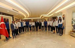 Fatma Şahin’e Merinos forması