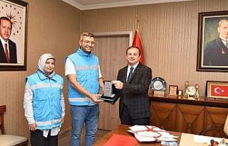 Fedakar sağlıkçılar plaketle ödüllendirildi