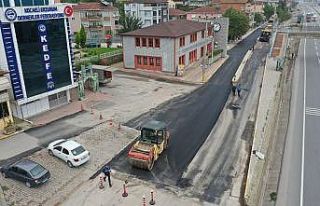 Gazi Mustafa Kemal Caddesi’ne 700 ton asfalt serildi