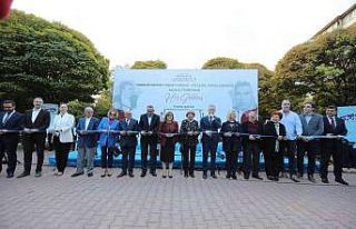 Gazi şehrin sanatçılarının isimleri caddelerde...