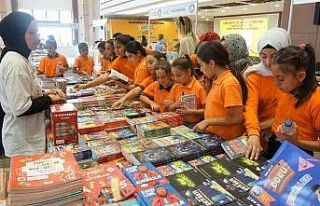 Gaziantepliler sevdikleri kitap ve yazarlarla buluşuyor