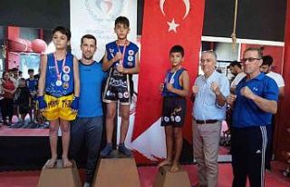 Germencikli gençler madalyaları topladı