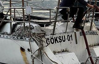 Göcek’te koyda bağlı tekne cayır cayır yandı