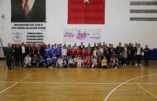 Gölcük Belediyesi voleybol turnuvasında şampiyonu...