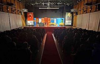 Gölcük’te tiyatro keyfini bu kez büyükler yaşadı