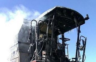 Gönen’de biçerdöver yandı