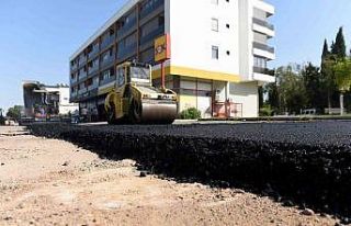 Güzeloba’da yollar yenileniyor