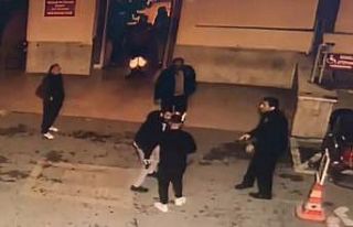 Hastane önünde güvenlik görevlisine silah çekti,...