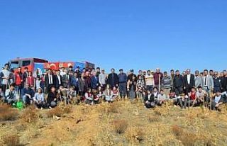 Hüyük’te hatıra ormanına ilçe protokolü fidan...