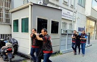 İçki masasında Kur’an-ı Kerim’e saldırdıklarını...