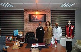 İhtiyaç sahibi anne ve bebeklerini mutlu ettiler