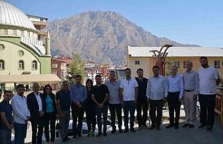 Iraklı turizmcilerden Hakkari ve Van’a ziyaret